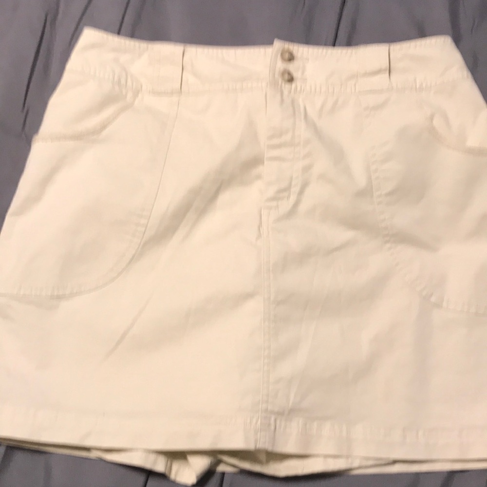 Kahki Skort